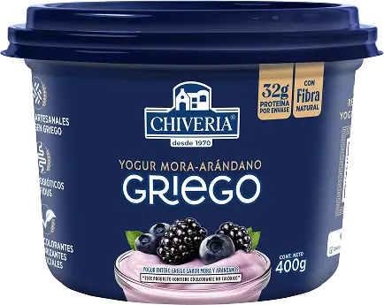 Packshot del yogurt griego Chiveria sabor mora y arándano en presentación de 400g con 32g de proteína y fibra natural