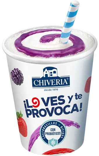 Yogurt granizado Chiveria con frutas sabor fresa y mora, con eslogan ¡Lo ves y te provoca! y probióticos